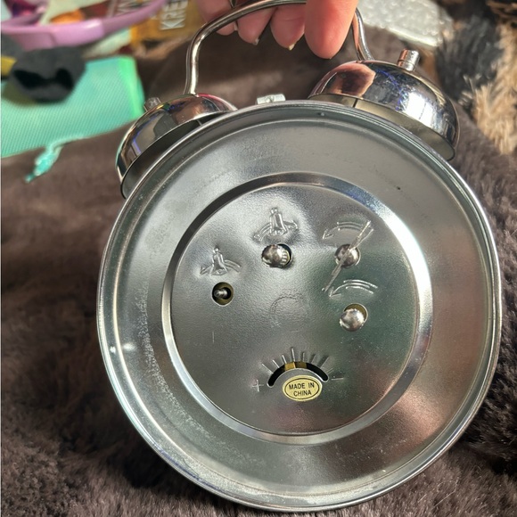 Y2K Anime Alarm Clock - Picture 3 of 7